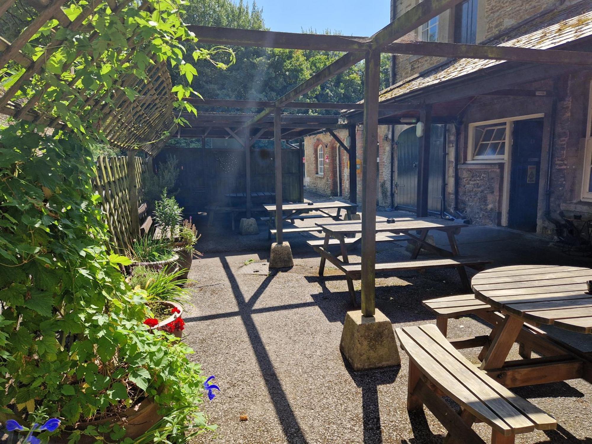 The Royal Oak Hotell Corsham Exteriör bild